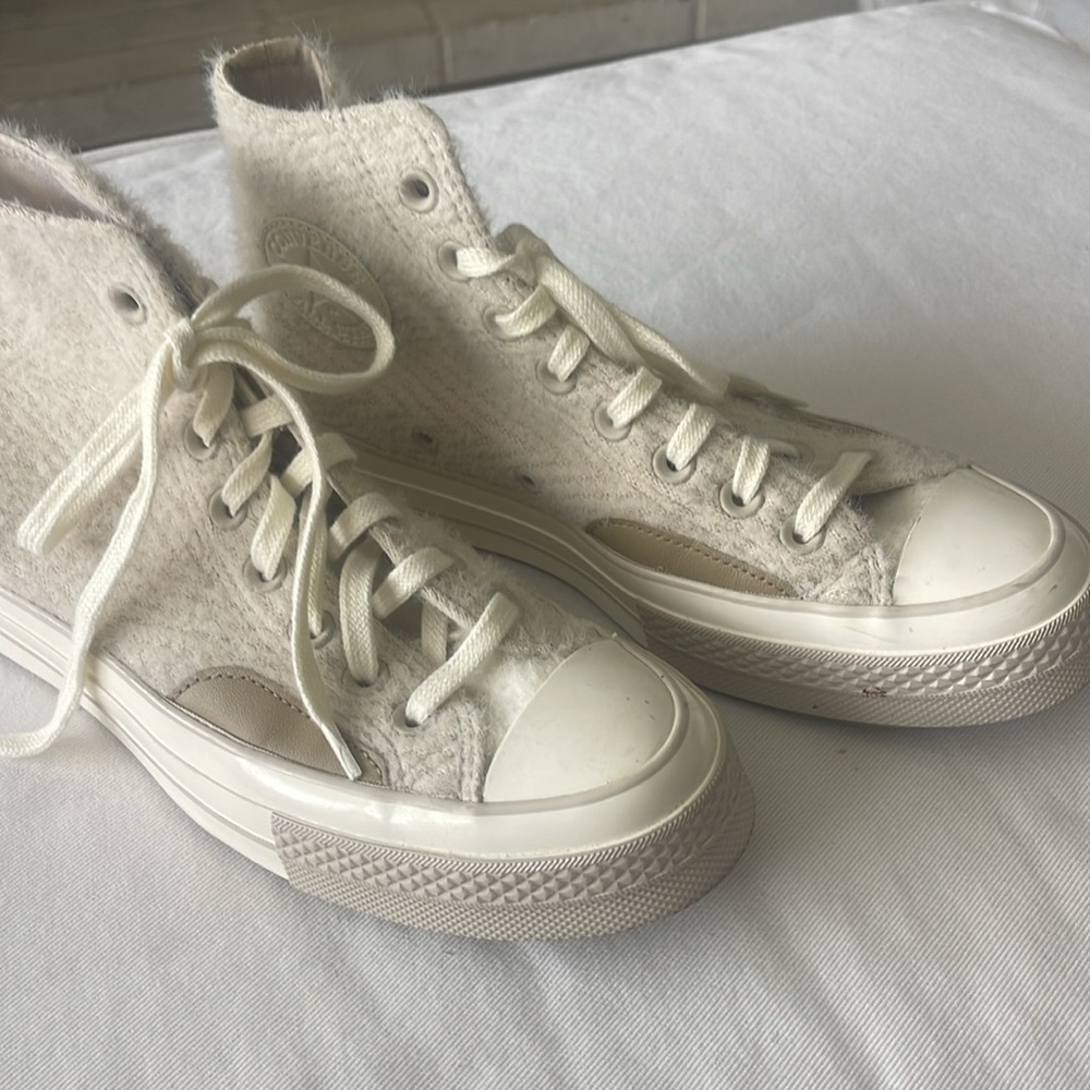 NWOB CONVERSE CHUCK 70 Cozy High-top Sneakers Size 8.5 beige fuzzy fabric - Picture 5 of 11